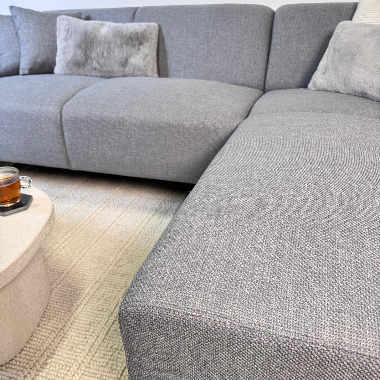 Canapé d'angle Moby bleu gris avec salon compact et tissu recyclé - Droit 