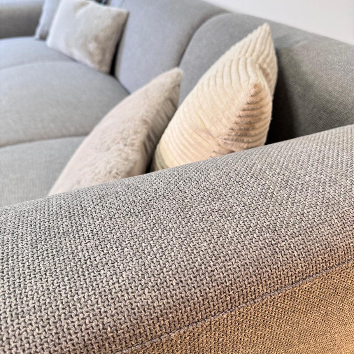 Canapé d'angle Moby bleu gris avec salon compact et tissu recyclé - Droit 