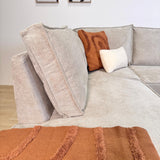 Canapé d'angle Yara avec méridienne en chenille beige - gauche 