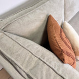 Canapé d'angle Yara avec méridienne en chenille beige - gauche 