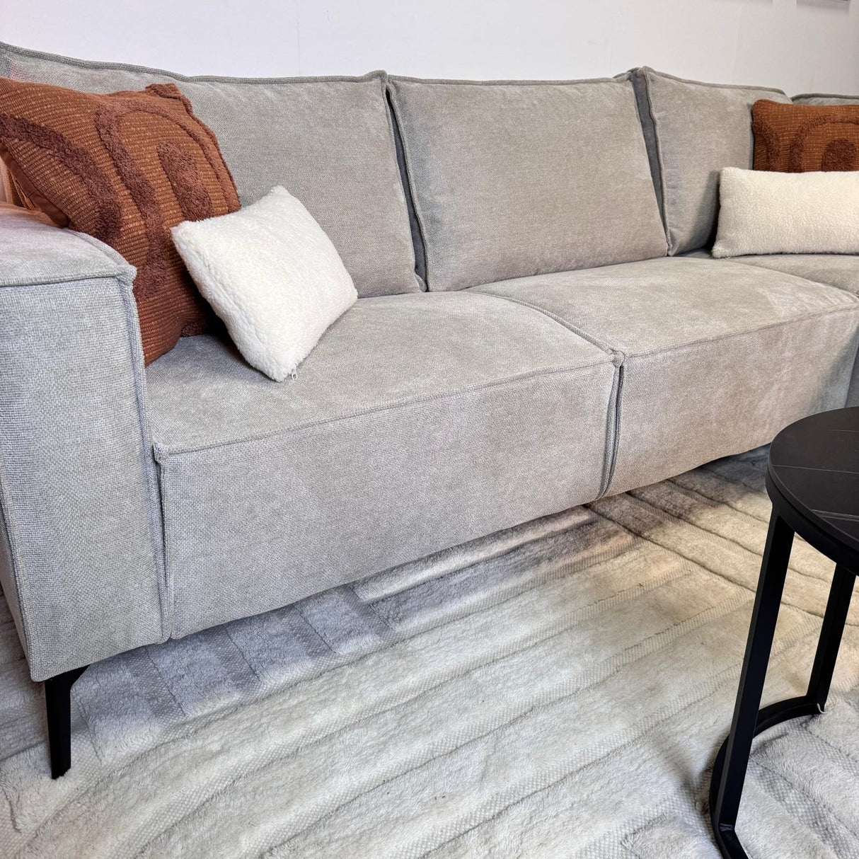 Canapé d'angle Yara avec méridienne en chenille beige - à droite 