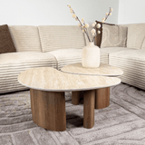 Ensemble de 2 tables basses Jimi avec plateau en travertin et piètement en noyer 