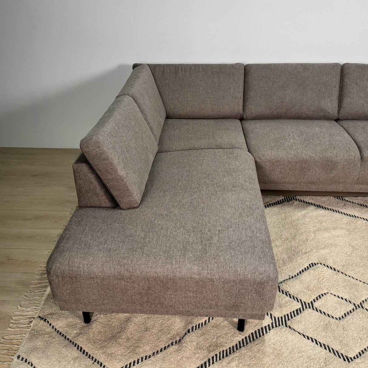 Moderne 3-zits Hoekbank Links Taupe Stof Aniko met Lounger 240x197x78 cm