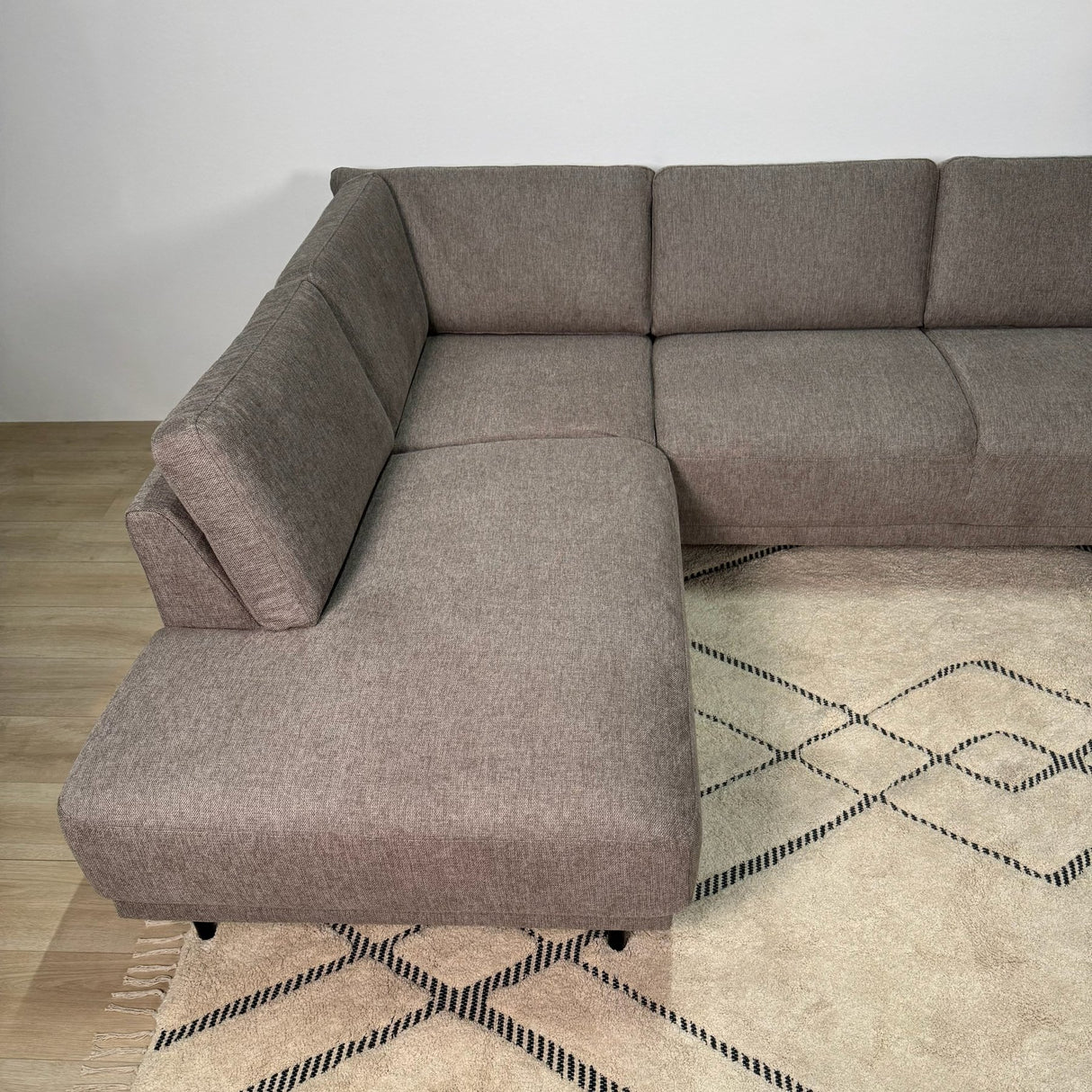 Moderne 3-zits Hoekbank Links Taupe Stof Aniko met Lounger 240x197x78 cm