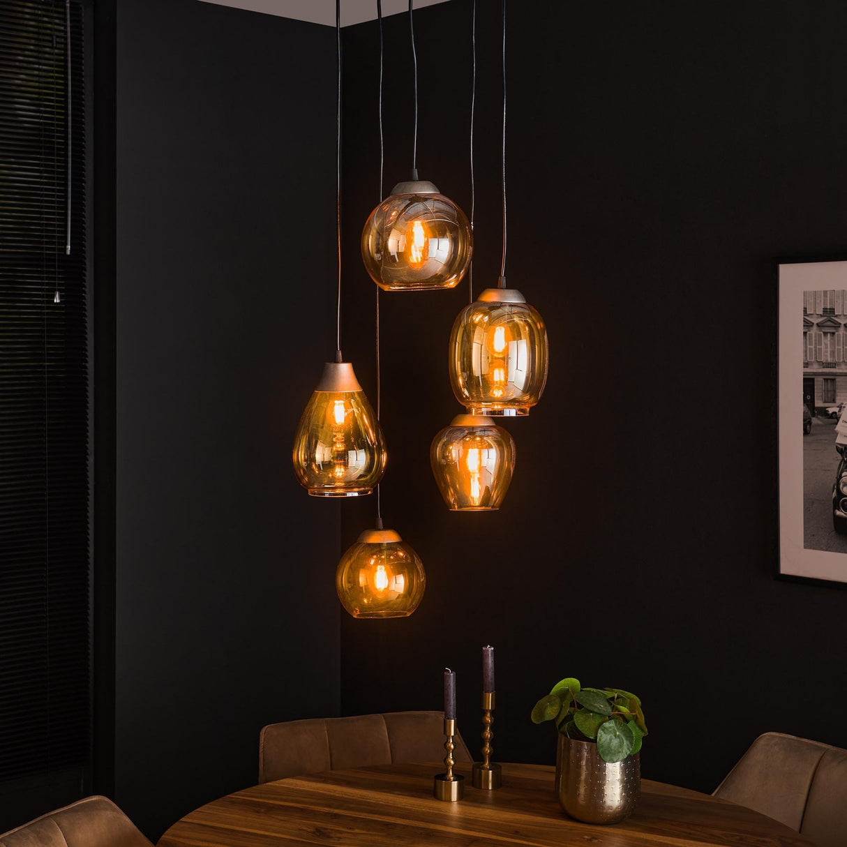 Hanglamp Felien Amber DH Interior Amber color glas LxBxH 59x59x32 Glas Sfeerfoto schuin vooraanzicht