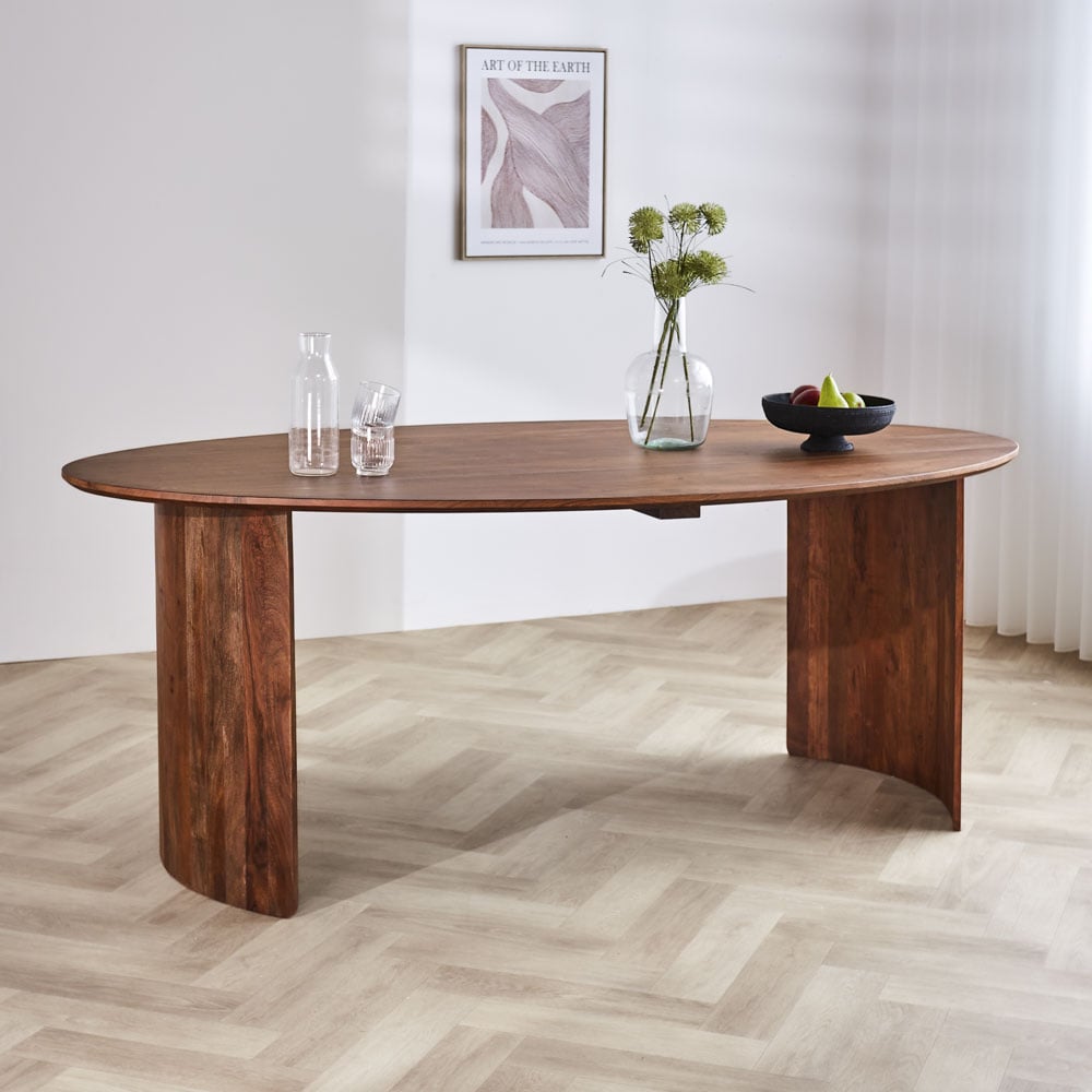 Eettafel Yves Oak Finish Dimehouse Eiken LxBxH 225x115x9 Acaciahout Sfeerfoto zijaanzicht